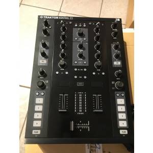 MIXER DJ NATIVE INSTRUMENTS TRAKTOR Z2