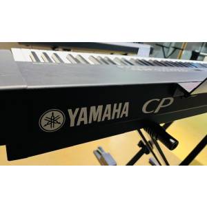 STAGE PIANO YAMAHA CP33